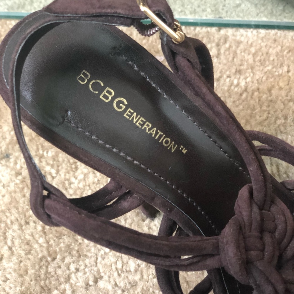 Shoes - Picture 6 of 8